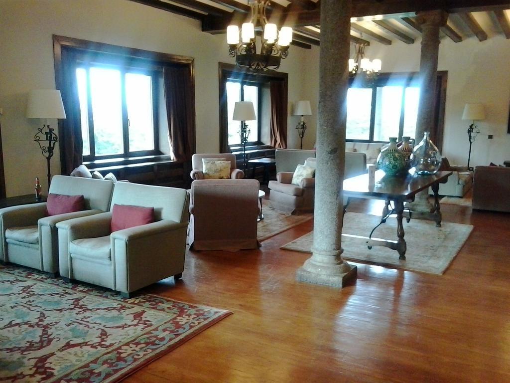 Parador De Gredos Наварредонда-де-Гредос Экстерьер фото