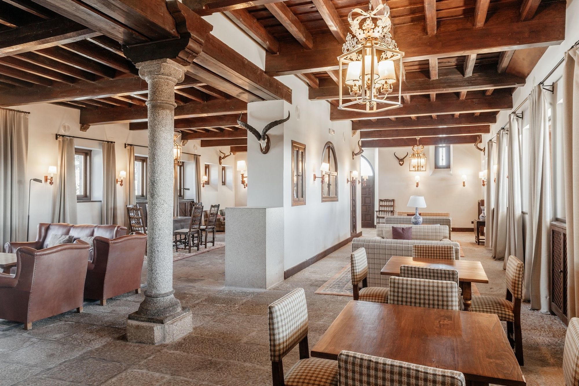 Parador De Gredos Наварредонда-де-Гредос Экстерьер фото